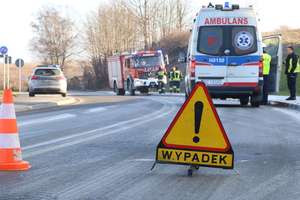 Poważny wypadek na trasie Dobre Miasto-Miłakowo. Dwóch kierowców zostało przetransportowanych do szpitala