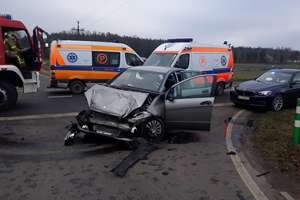 Wypadek na trasie Iława — Susz. Mercedes zderzył się z renault