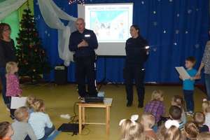 Policjanci u przedszkolaków - "Bezpieczne zabawy zimowe" 