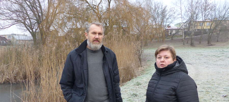 Krzysztof Kurpiecki i Justyna Jaskólska-Kurpiecka podczas spotkania z naszym dziennikarzem na terenie bagienka