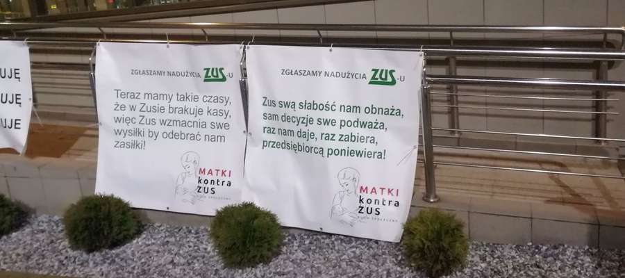 "Niemy protest" pod elbląskim oddziałem ZUS