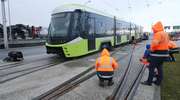 Nowy olsztyński tramwaj stanął już na torach, ale nie jest jeszcze "nasz" [ZDJĘCIA]