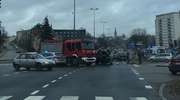 Zderzenie samochodów na alei Warszawskiej w Olsztynie. Jedna osoba trafiła do szpitala