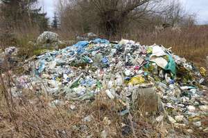 Nielegalne wysypisko odpadów w Sątopach-Samulewie [VIDEO, ZDJĘCIA]