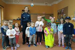 Dzieciaczki poznały specyfikę pracy policjantów