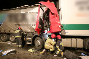 Wypadek na obwodnicy Olsztyna. Zderzyły się dwie ciężarówki, jedna osoba ranna [ZDJĘCIA]