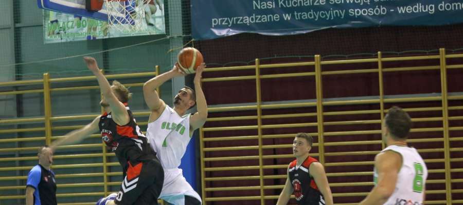 AZS UWM II wygrał z Basketem Kwidzyn