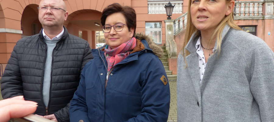 Katarzyna Dzik (z prawej), Monika Falej i Marcin Woźniak