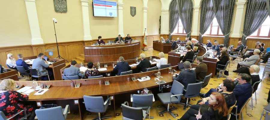 Dzisiejsza Sesja Rady Miasta to powrót do stacjonarnego obradowania po długiej przerwie.