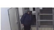 Policja publikuje wizerunek mężczyzny, który mógł ukraść kartę bankomatową i dowód osobisty [VIDEO]