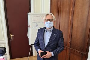 Prof. Wojciech Maksymowicz: Koronawirus to lekcja, którą szybko trzeba odrobić [ROZMOWA]