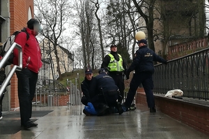 Agresywny i pijany 22-latek zatrzymany na dworcu Iława Główna