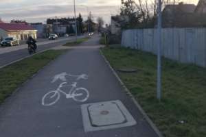Rowerem po drodze, po chodniku, a może po drodze dla rowerów?