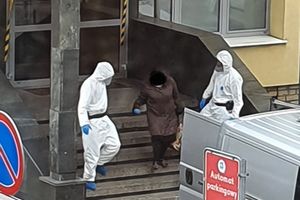 Uciekła z kwarantanny, bo dali jej kiełbasę