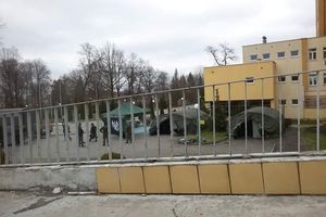 Co Terytorialsi robią pod byłym szpitalem wojskowym w Ełku?
