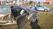 Zderzenie dwóch samochodów na olsztyńskich Jarotach. Sprawca kolizji pod wpływem alkoholu [ZDJĘCIA]