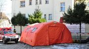 Nowe procedury i namioty do triażu przed szpitalami w regionie