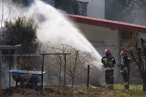 Pożar garaży przy ul. Batalionów Chłopskich w Mławie