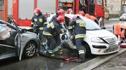 Seria wypadków i kolizji na drogach Olsztyna trwa. Na ul. Limanowskiego zderzyły się dwa samochody [ZDJĘCIA]
