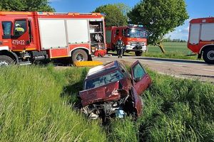 Wypadek na trasie Kętrzyn - Bartoszyce. Dwie osoby trafiły do szpitala [GALERIA]