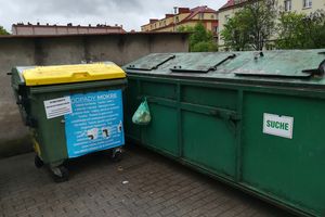 Komisja oświaty RM w Olecku poparła podwyżkę opłaty za śmieci niesegregowane
