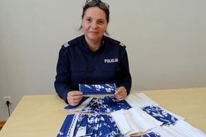 Policjantka z Pisza uszyła maseczki, które trafią na Śląsk
