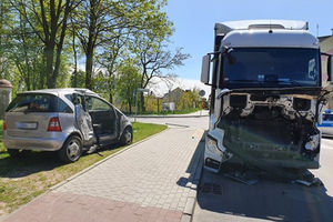 Wypadek na skrzyżowaniu ulic Szpitalnej i PCK, ranne dziecko