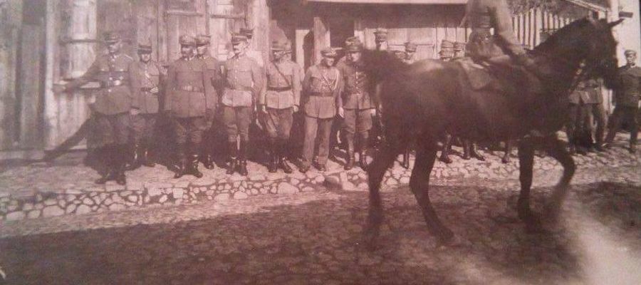 Gdzieś w Galicji 1919-1920, płk Silicki trzeci od lewej