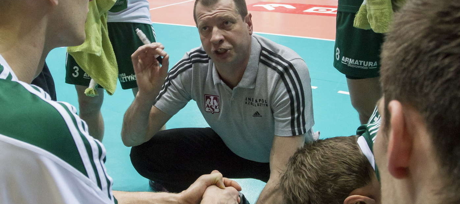 Przed Nysą trener Krzysztof Stelmach i atakujący Bartosz Krzysiek (na pierwszym planie z lewej) mieli okazję pracować razem w Olsztynie
