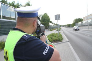 Długi weekend: więcej policyjnych patroli na drogach i na wodzie