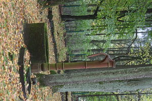 Kradzież zabytkowej pompy na cmentarzu w Orłowie