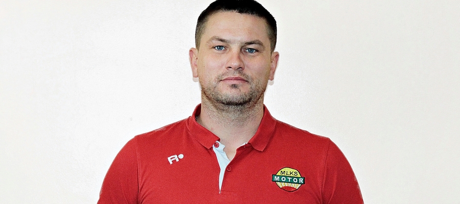 Krzysztof Malinowski trenerem piłki nożnej w Lubawie jest już od ponad 12 lat. Drużynę seniorów prowadzi natomiast od 28 września 2016, a jego debiutem była pucharowa potyczka z GKS-em Wikielec