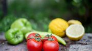 Zjadamy zbyt dużo pestycydów: nowy RAPORT NIK dotyczący owoców i warzyw
