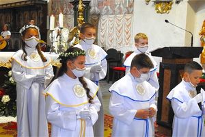 
Uroczystości przyjęcia pierwszej komunii w parafii pw. św Tomasza