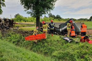 Ciężarówka wioząca żwir wypadła z drogi [AKTUALIZACJA]