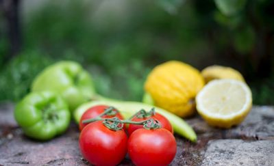 Zjadamy zbyt dużo pestycydów: nowy RAPORT NIK dotyczący owoców i warzyw
