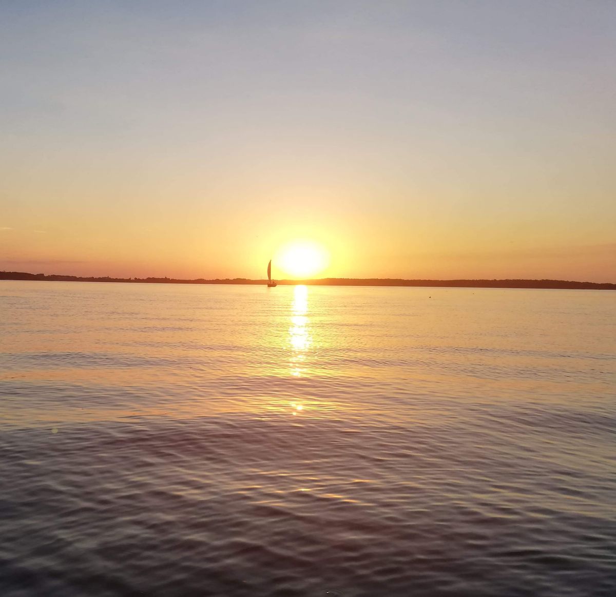 Zachód słońca nad Jeziorem Dargin 
