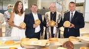 Otwarcie nowego zakładu Piekarni Tyrolskiej w Barczewie. Wypieką Warmiński Chleb Pielgrzyma [ZDJĘCIA]