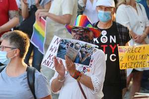 Zinstytucjonalizowany terror mniejszości LGBTIQ+?