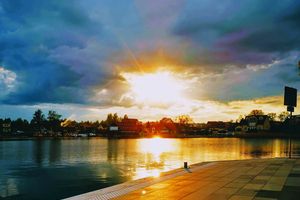 Wymień zdjęcie na prenumeratę: zachód słońca nad jeziorem Mikołajskim