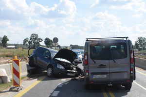 Wypadek w Kuklinie. kierowca prawdopodobnie zasnął za kierownicą