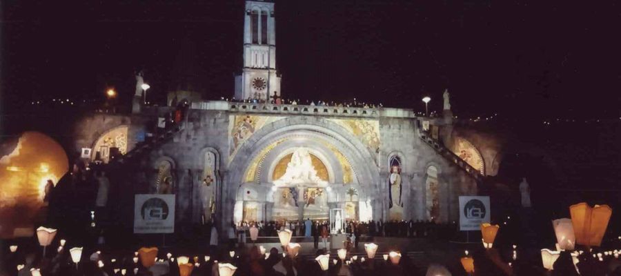 Ave, Ave, Ave Maryja, Zdrowaś, Zdrowaś, Zdrowaś Maryja (Lourdes, 2016)