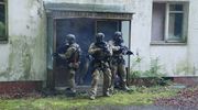Desant i ewakuacja ze śmigłowca. Ćwiczenia kontrterrorystów pod Olsztynem [ZDJĘCIA, VIDEO]