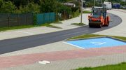 Na ulicy Nad Łyną rozpoczęło się wylewanie asfaltu [ZDJĘCIA]