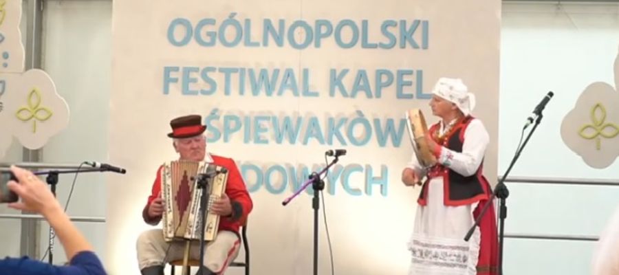 Państwo Bałdyga podczas występu w Kazimierzu Dolnym