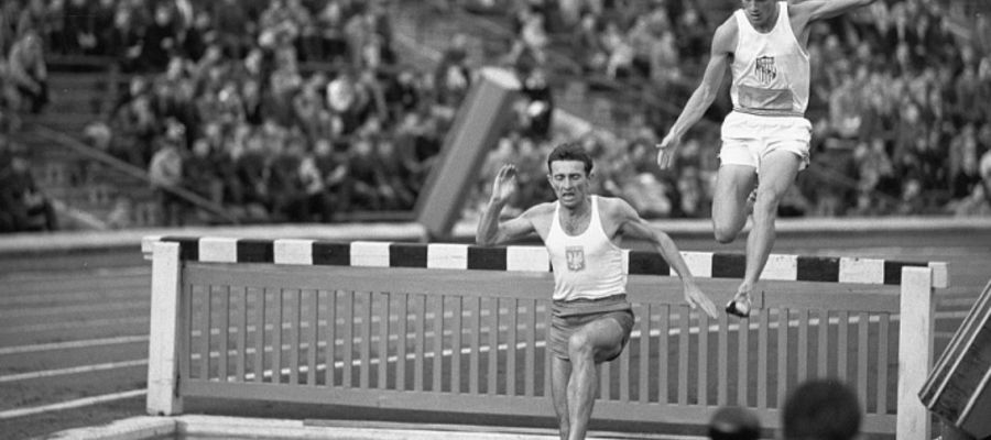 W 1958 roku biegacz długodystansowy Zdzisław Krzyszkowiak wygrał plebiscyt "Przeglądu Sportowego"