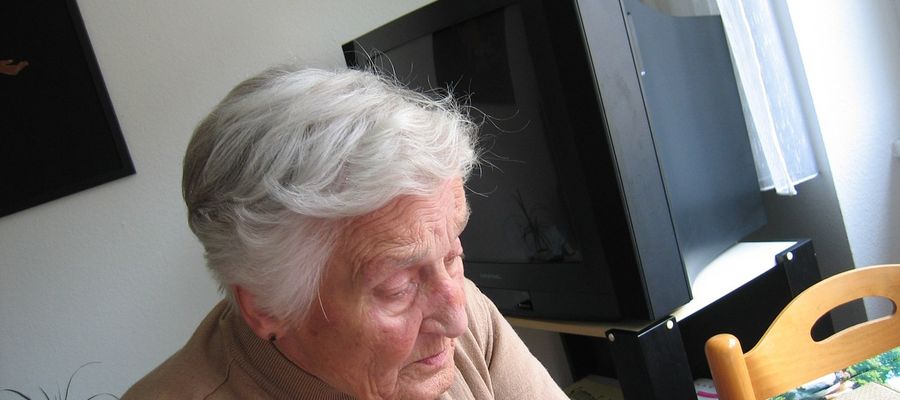 Samotność osób starszych może zmniejszać ich odporność