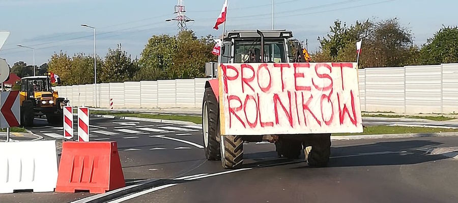 Protestujący przejeżdżają m.in. przez ulicę Obwodową w Giżycku