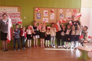 Polska na 102! Przedszkolaki z Bezled świętowały niepodległość Polski