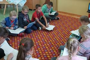 „Czytam z klasą – lekturki spod chmurki” w szkole w Łąkorzu 